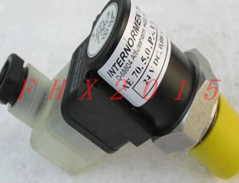 

Один новый внутренний клапан давления AE70.5,0.P.-.VA.