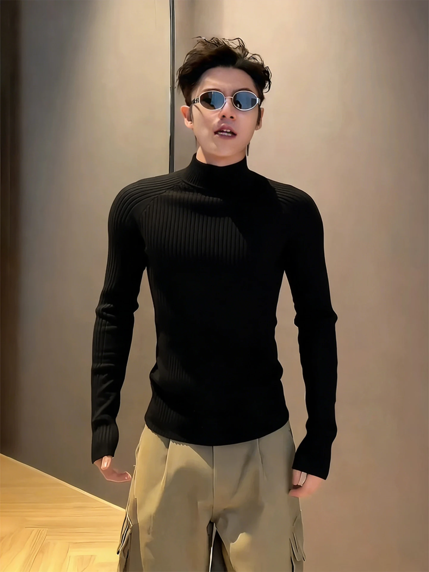 

Мужской приталенный вязаный свитер с высоким воротником, черный в полоску, базовый слой, американский стиль, для повседневной носки, из мягкого полиэстера