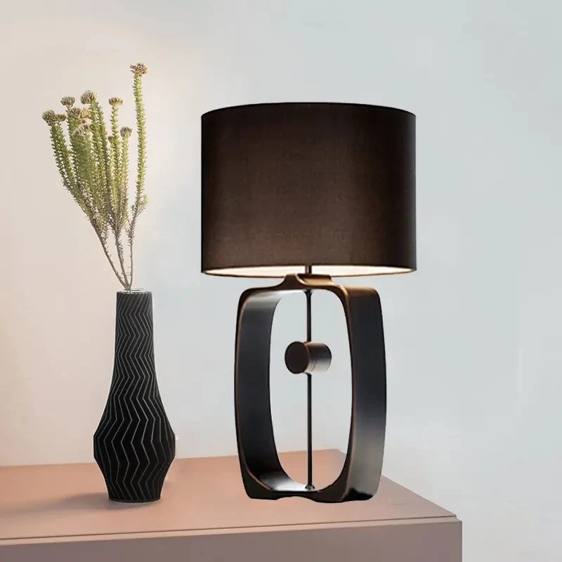 

Modern Retro Bedside Table Lamp Creative Black Iron Fabric Desk Lamps for Living Room Study Bedroom Hotel Decor Nightstand Lamp