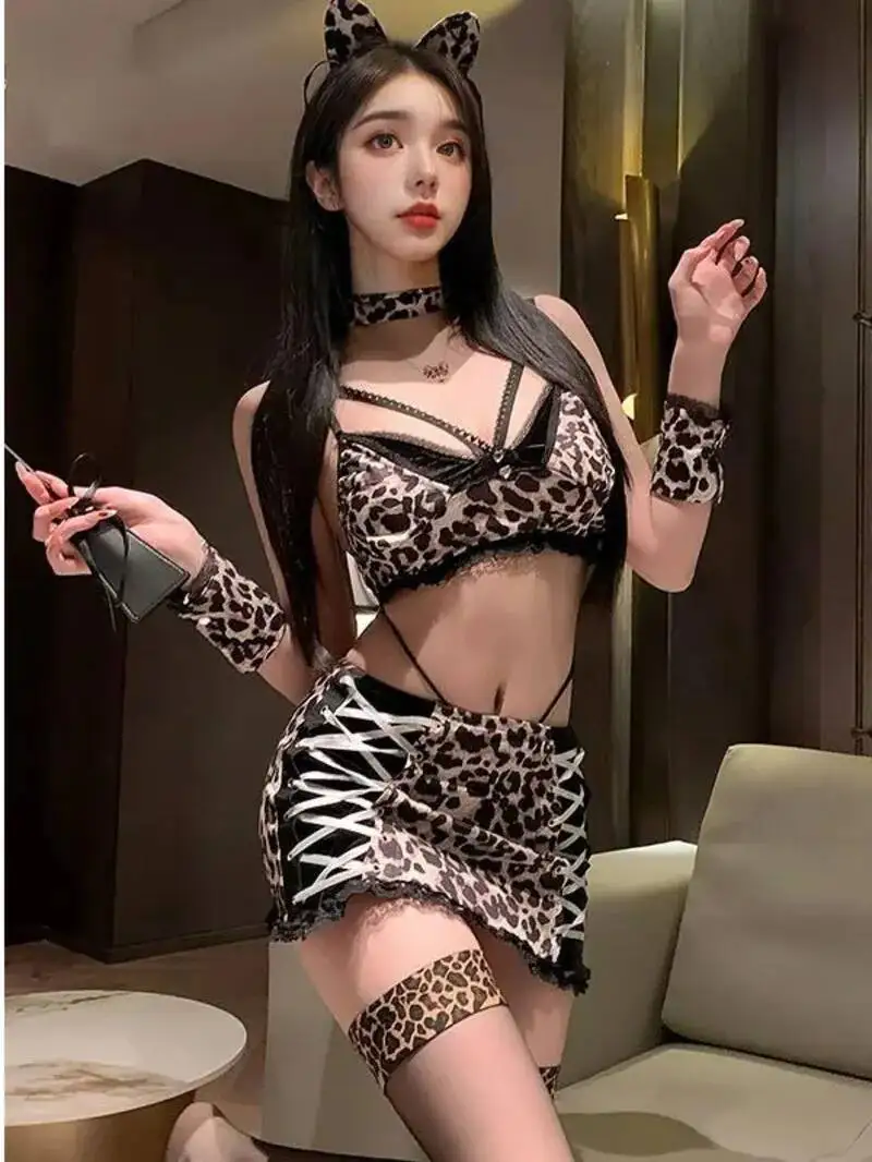 

Майка с v-образным вырезом, сексуальный Хэллоуин, женщина-кошка, леопардовый принт, косплей, униформа, сексуальный костюм кролика для девочек, комплект из двух предметов, юбка VIP8