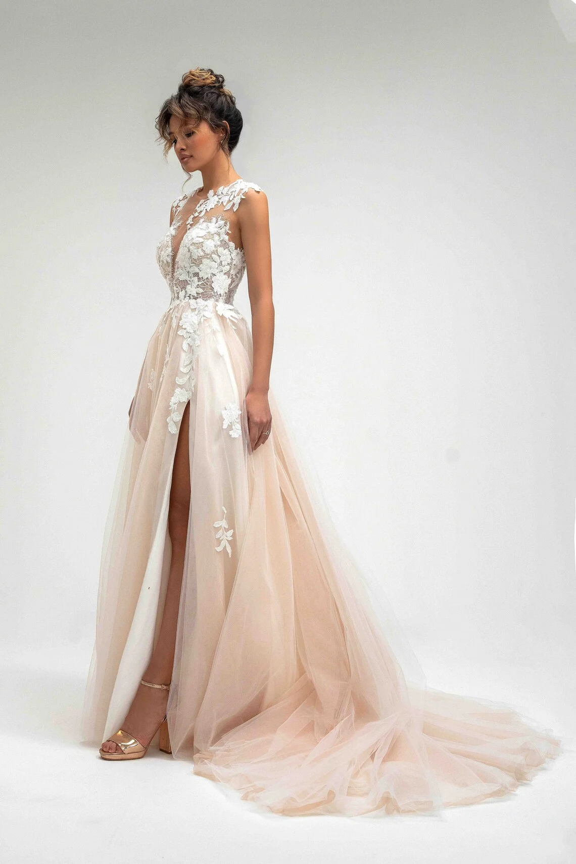 الرجعية أنيقة الدانتيل صائق فستان الزفاف جولة الرقبة أكمام ألف خط فستان الزفاف البلد فستان الزفاف التخصيص