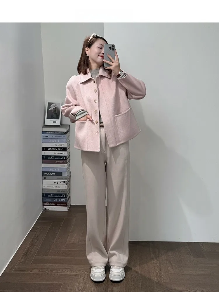 

Пальто-жакет из ультратонкой текстурированной ткани: 30% шелк, 25% кроличий пух, 5% шелковый бархат, австралийская шерсть, двусторонний бархат