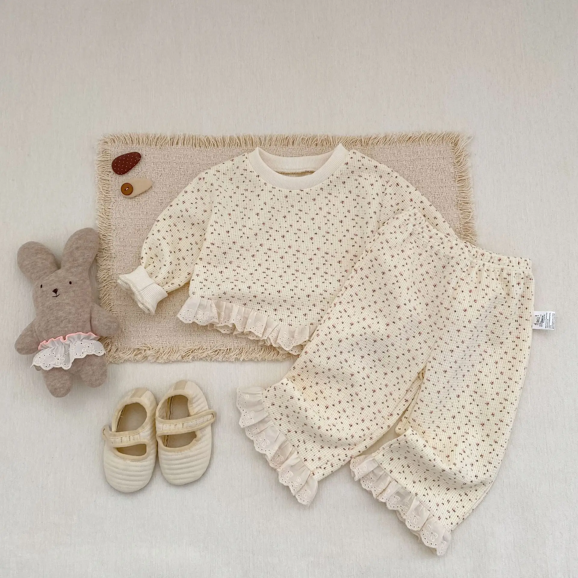 2026 Spring New Baby Long Sleeve Clothes Set Girls Waffle Lace Sweatshirt + Lace Trousers 2pcs Suit Toddler Loose Floral Outfits