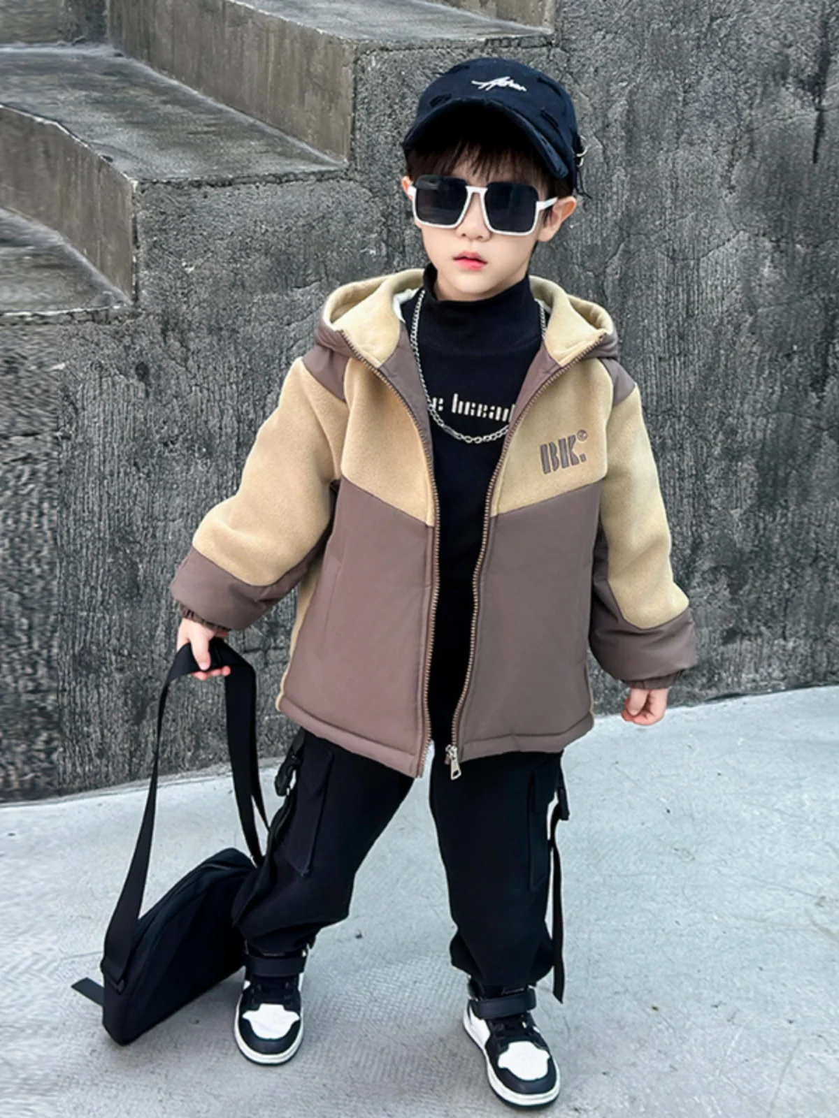 

Thiened Hooded Boys Jaet Youthful ular Autumn Winter Orlon Patchwork Coat Warm Cotton Windbreaker Faionable Boy Coat