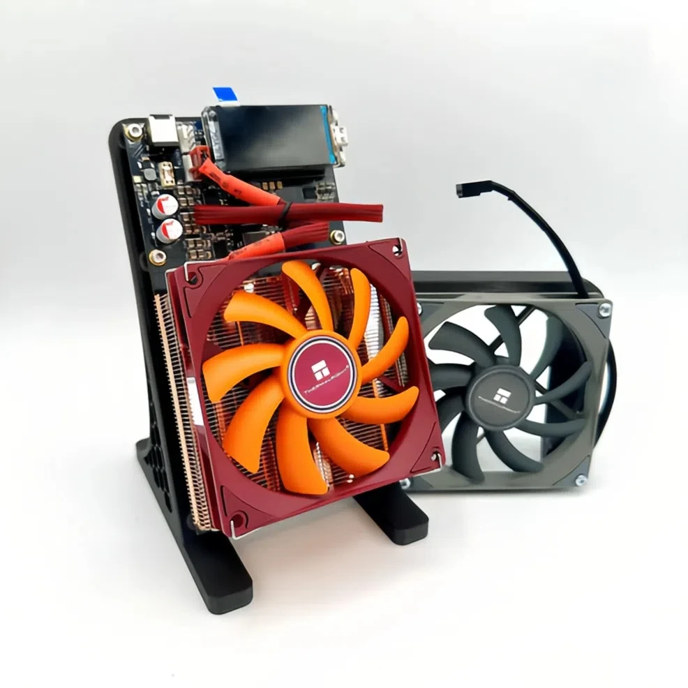 

NERDQAXE++ Полностью медный охладитель BTC Miner 4,8TH/s Задний вентилятор 90 мм для охлаждения Vreg NerdMiner NerdQaxe++