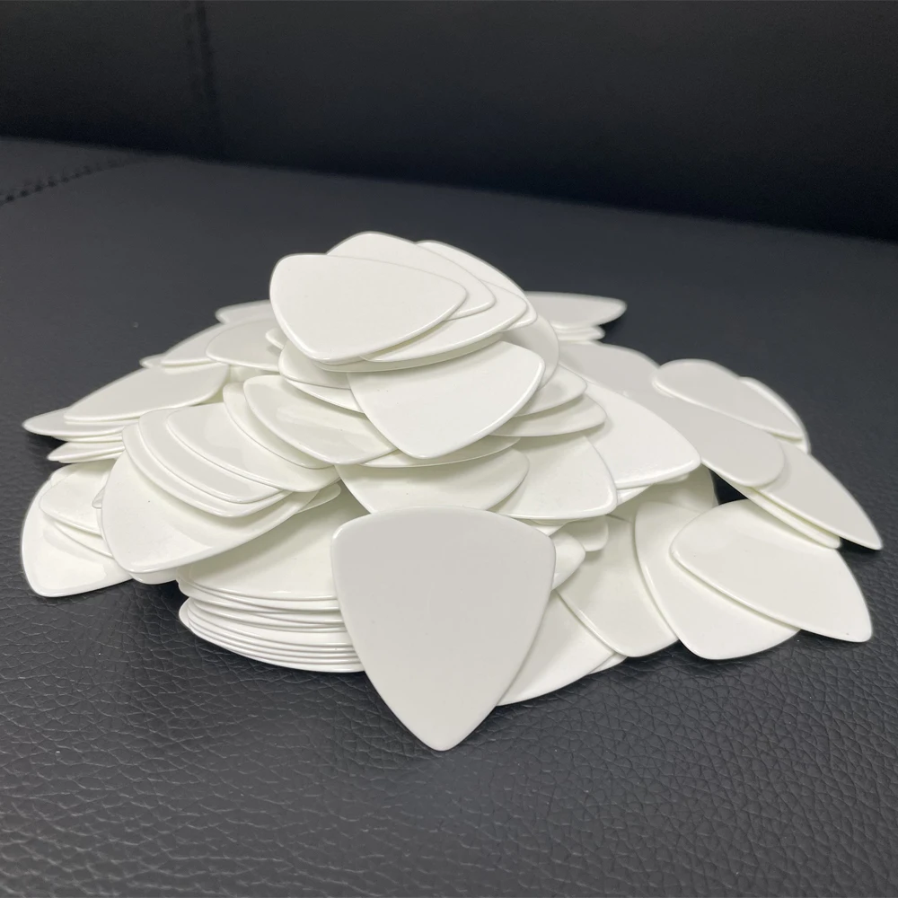 Wholesale 500pcs/lot Solid White Celluloid Big Rounded Triangle Guitar Picks 0.71mm 0.96mm