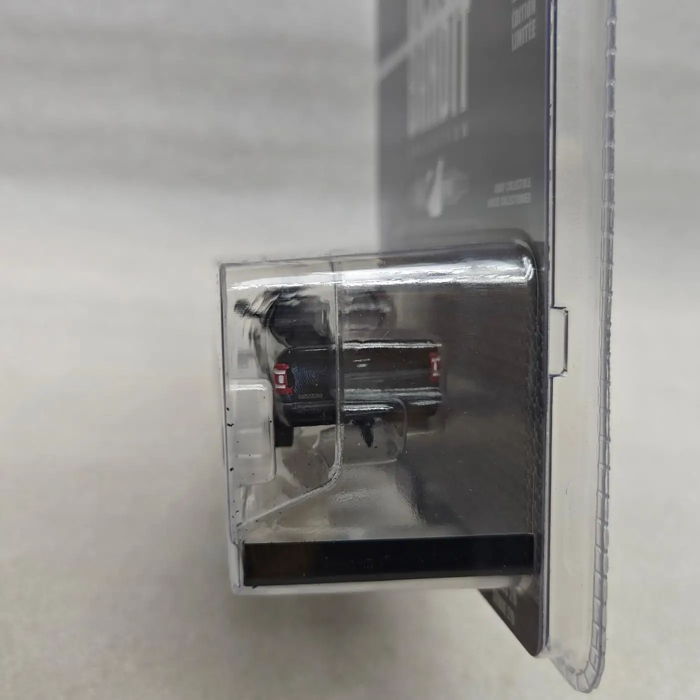 GreenLight 1:64 2024 RAM 2500 Laramie High Simulation Legierung Automodell Sammlerstück Spielzeug Geschenk Souvenir Display Ornament