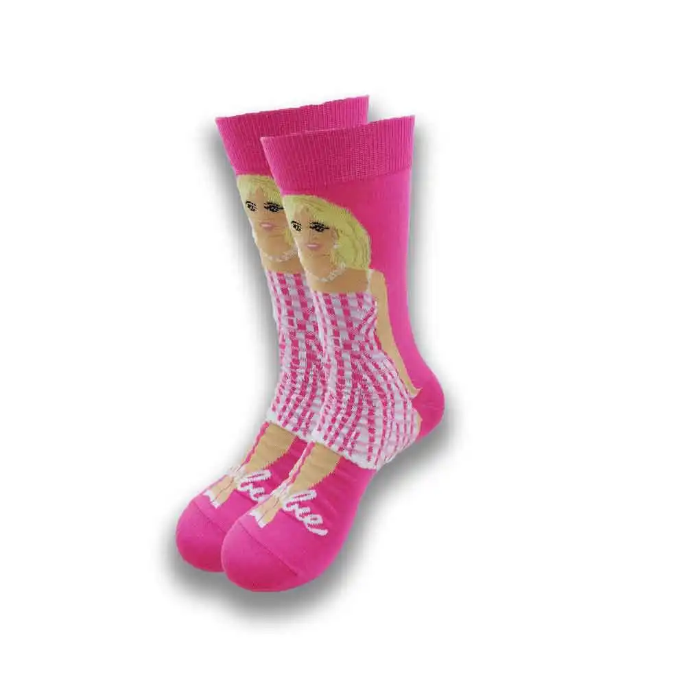 Fashionable design of men\'s and women\'s socks in spring and autumn young tube crew socks.