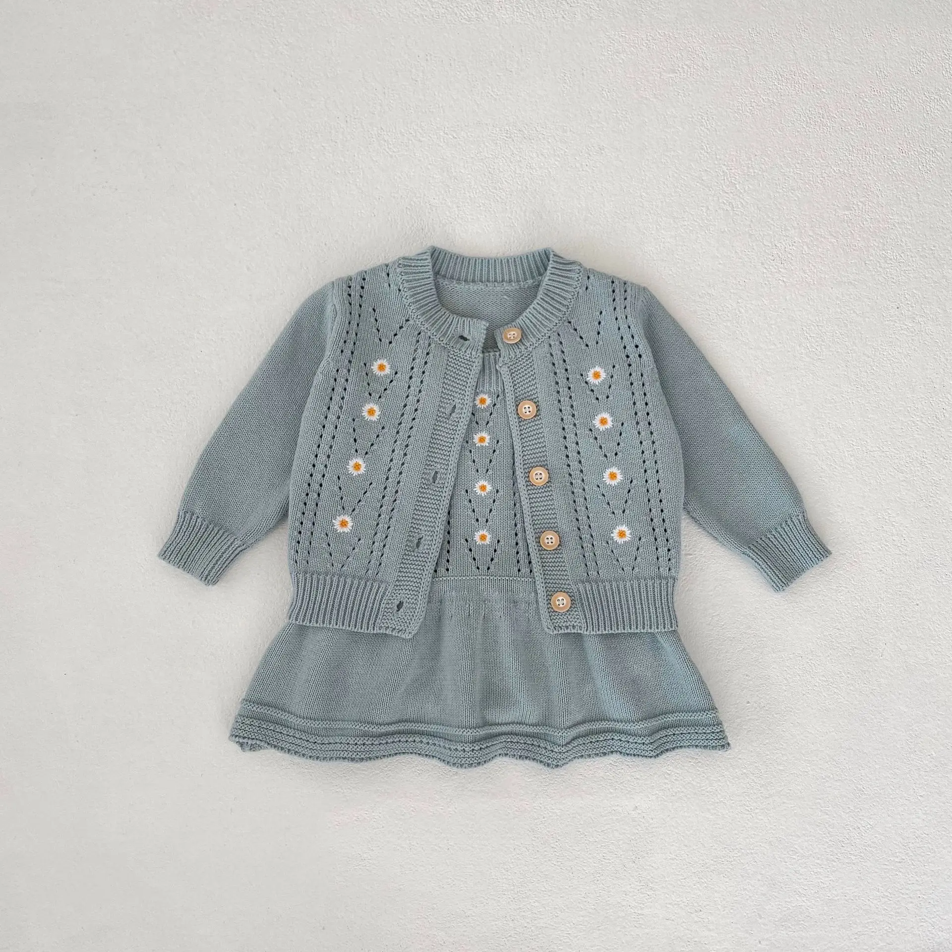 

Girls Knitted Sweater 2025 Autumn Winter New Baby Girl Daisy Embroidered Hollow Knitted Coat Knitted Strap Dress