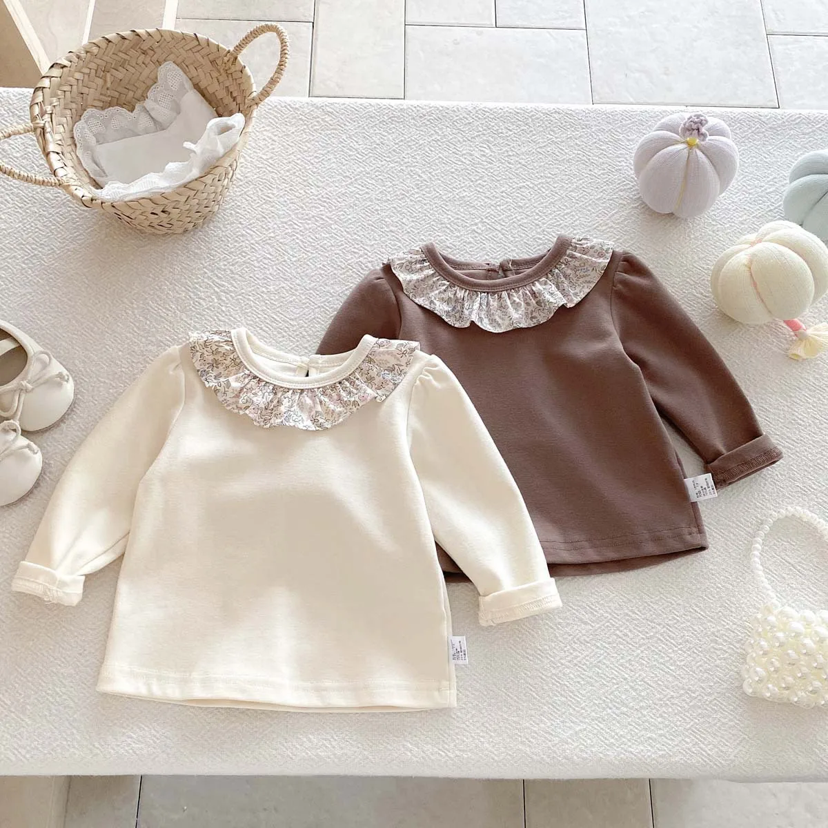 

Baby Autumn New Round Neck T-shirt Top, Sweet Lace Lace Lace Long Sleeved Versatile Outerwear Base for Female Babies