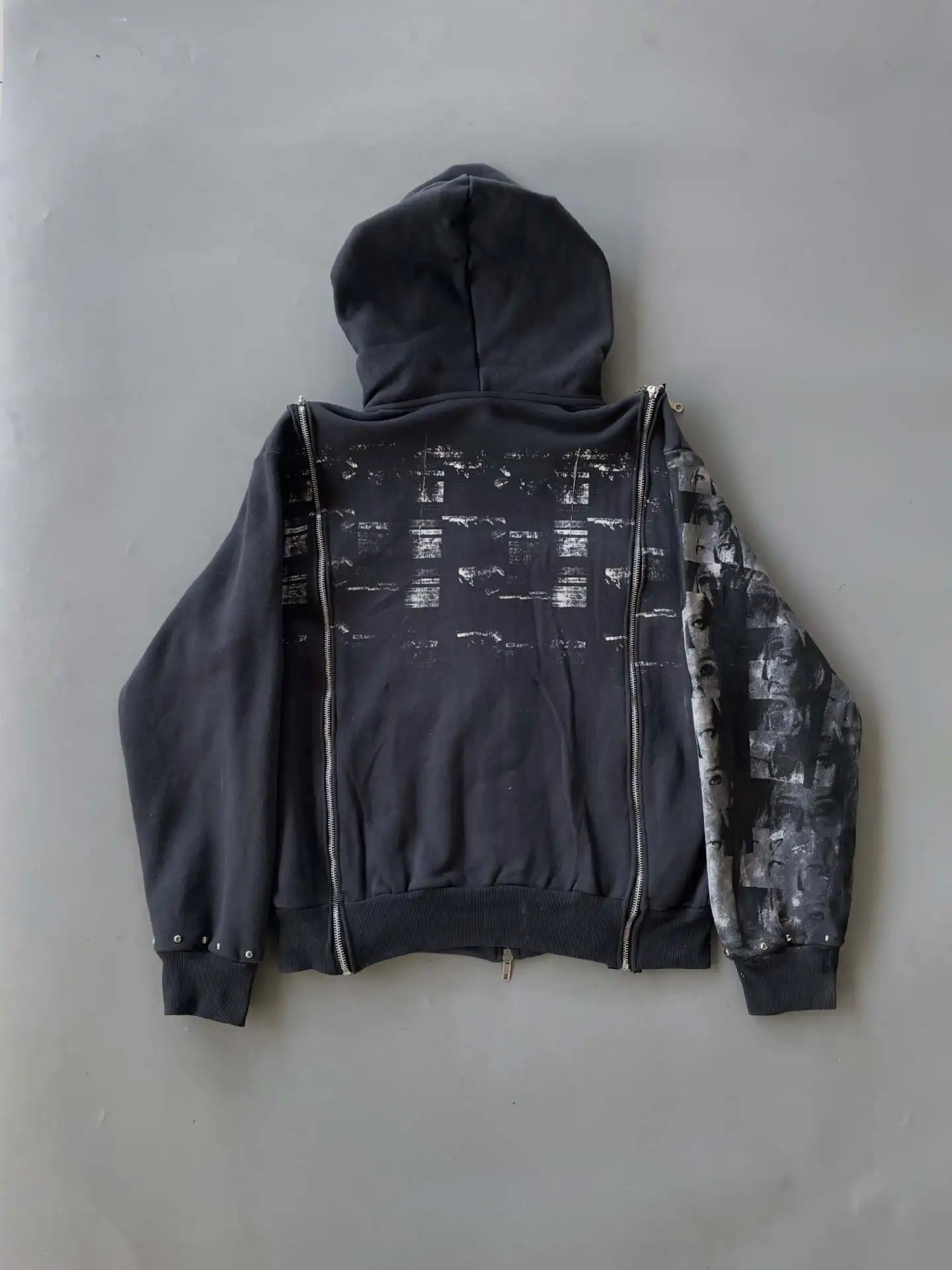 Y2K Punk Zip Up Hoodie Detachable Sleeve Portrait Graphic Print Multi‑Zipper Rivet Hooded Sweatshirt Loose Streetwear