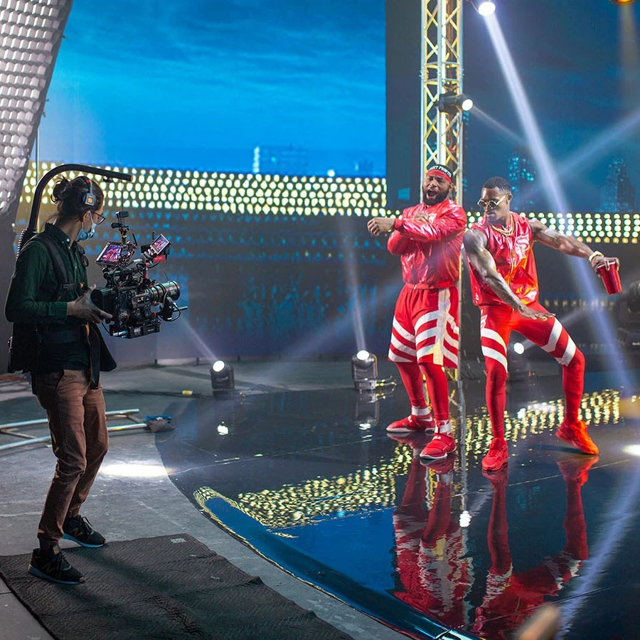 

Indoor Outdoor Interactive Tile Dance Floor Panels Full Color P2.6 P3.91 P4 Led Screen Display for 3D Immersive Led Video Room