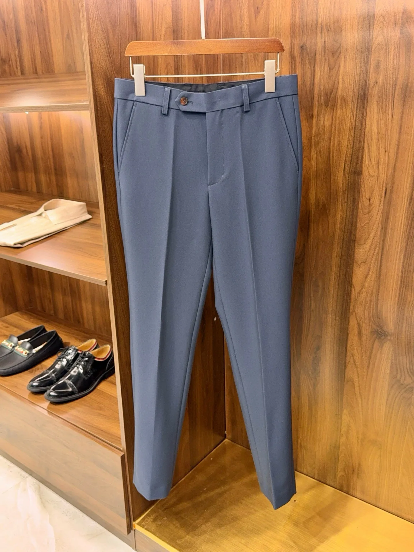 กางเกงขายาวทรงตรงสไตล์ลำลองสำหรับธุรกิจ ผสมผ้าขนสัตว์บรี 50%