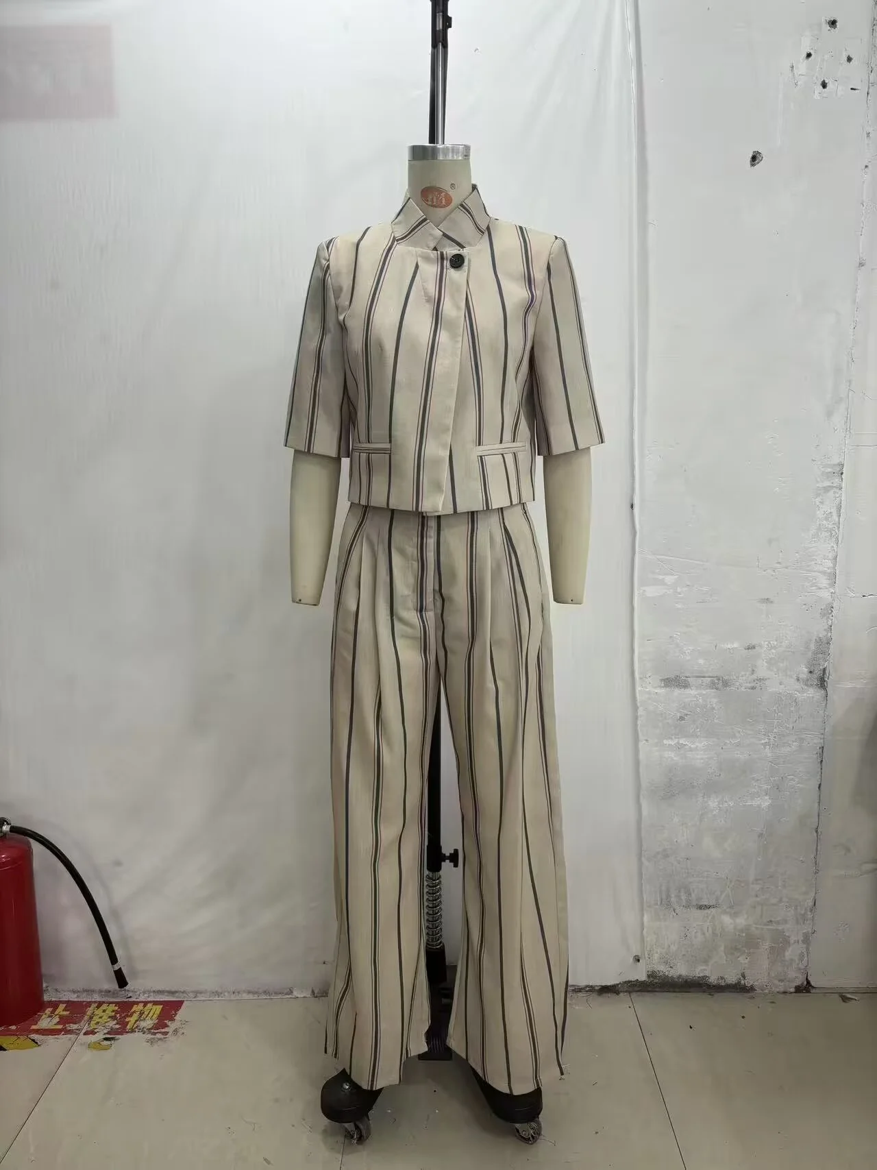 The Slouchy Sunday Executive Striped Suit. Sae0dd847b9324431a7f0ad32c82054f2l