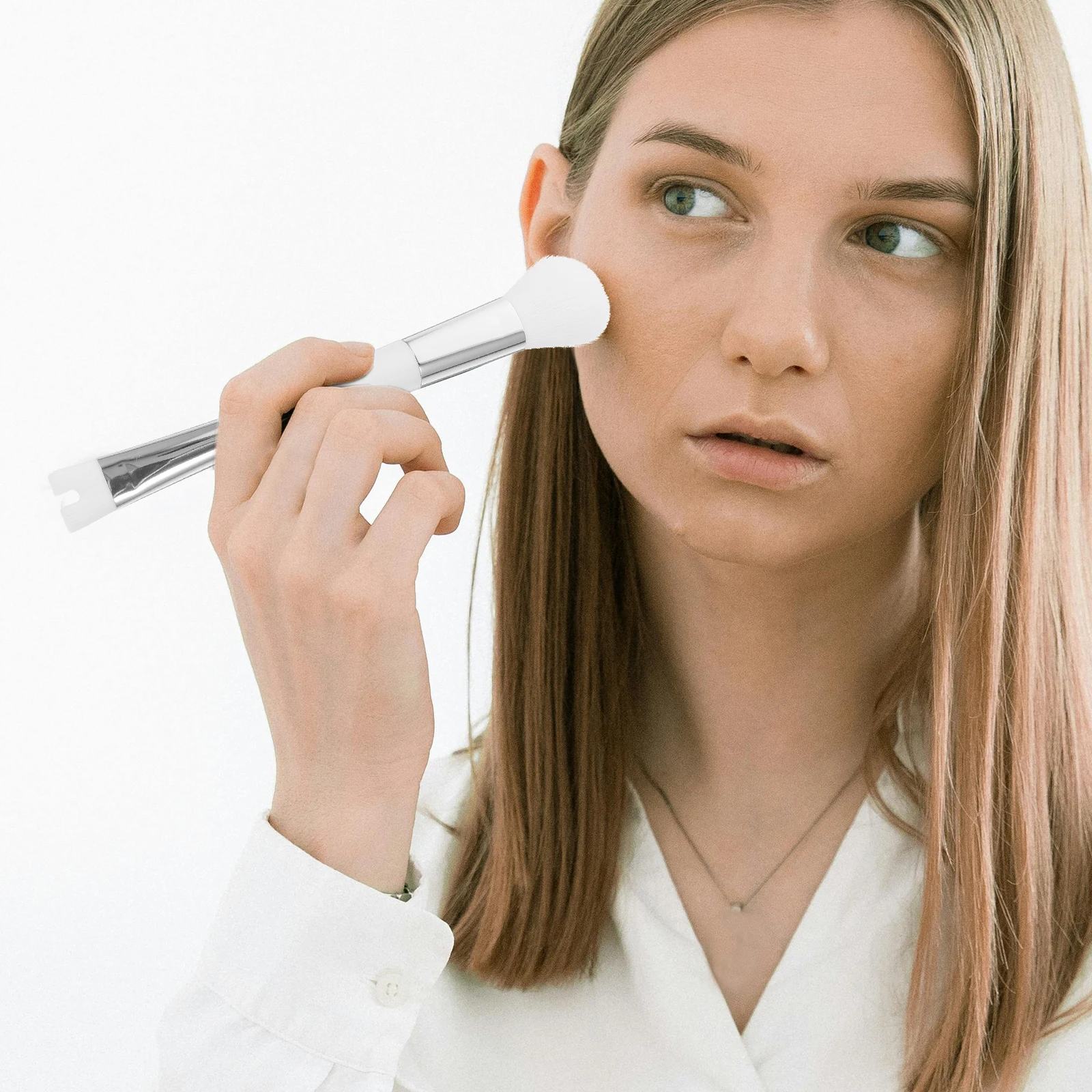 

Dual Ended U Shaped Nose Shadow Powder Brush White Single Portable Highlighter Foundation Concealer Makeup Tool