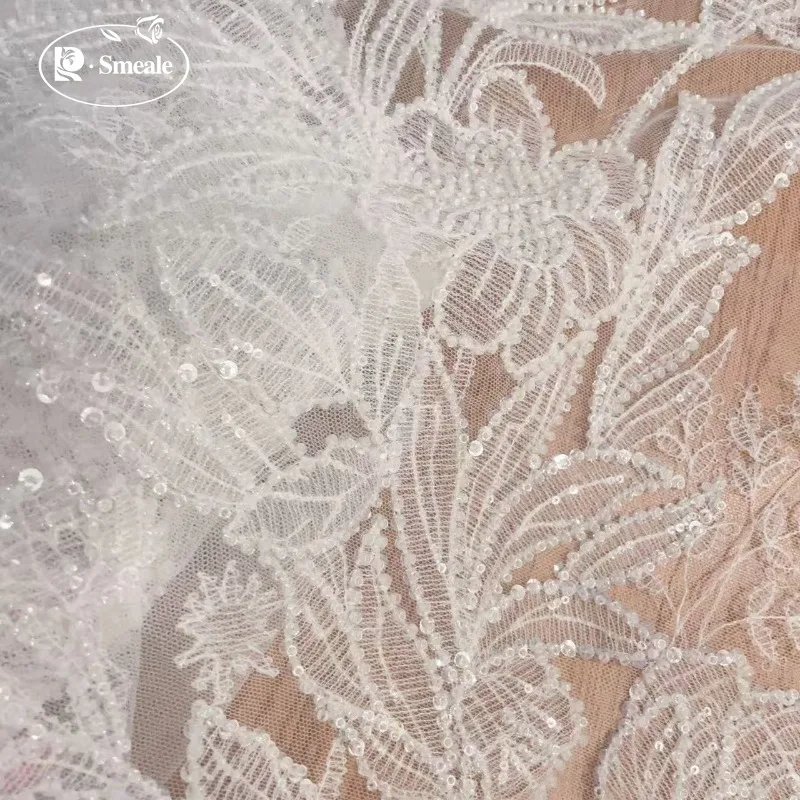 Fischerei-Linien-Stickerei mit Perlen und Pailletten für Hochzeitskleider-Spitzenstoff. DIY-Nähstoff. – Detail 3