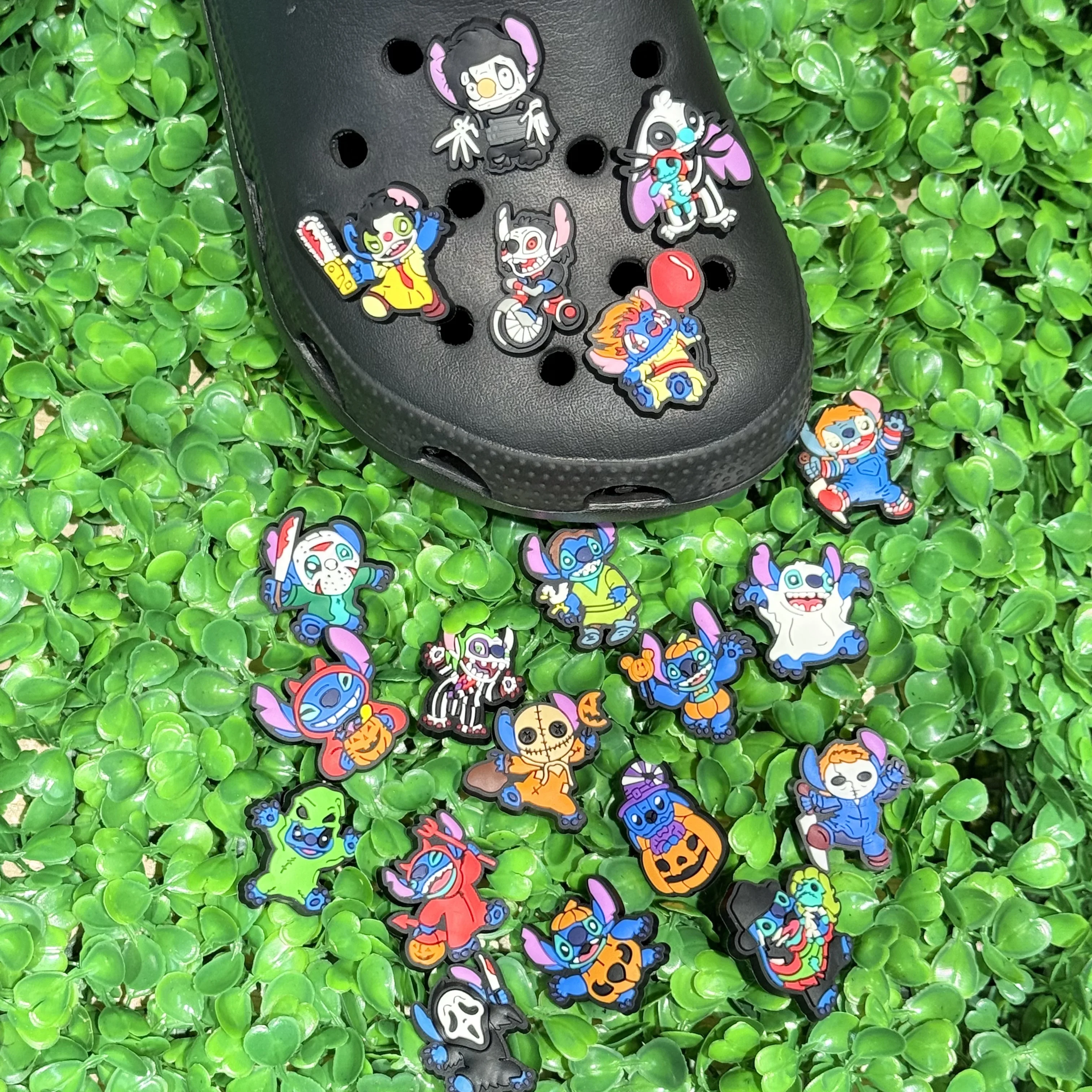 Mesuca 20-100Pcs Mixing Cartoon Pvc Shoe Charms For Clogs Pins Sandals Shoes Ornaments DIY Man Woman Phonecase Halloween Gifts
