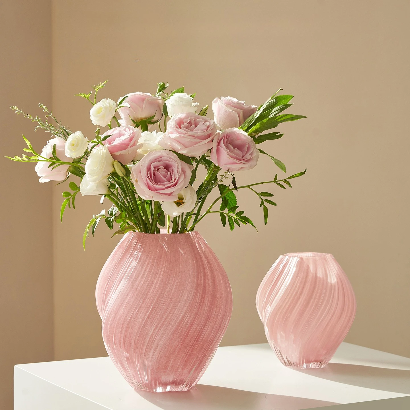Exotic French Style Spiral Pattern Malt Sugar Texture High‑End Decorative Vase Home Store Guesthouse Decoration Ornament