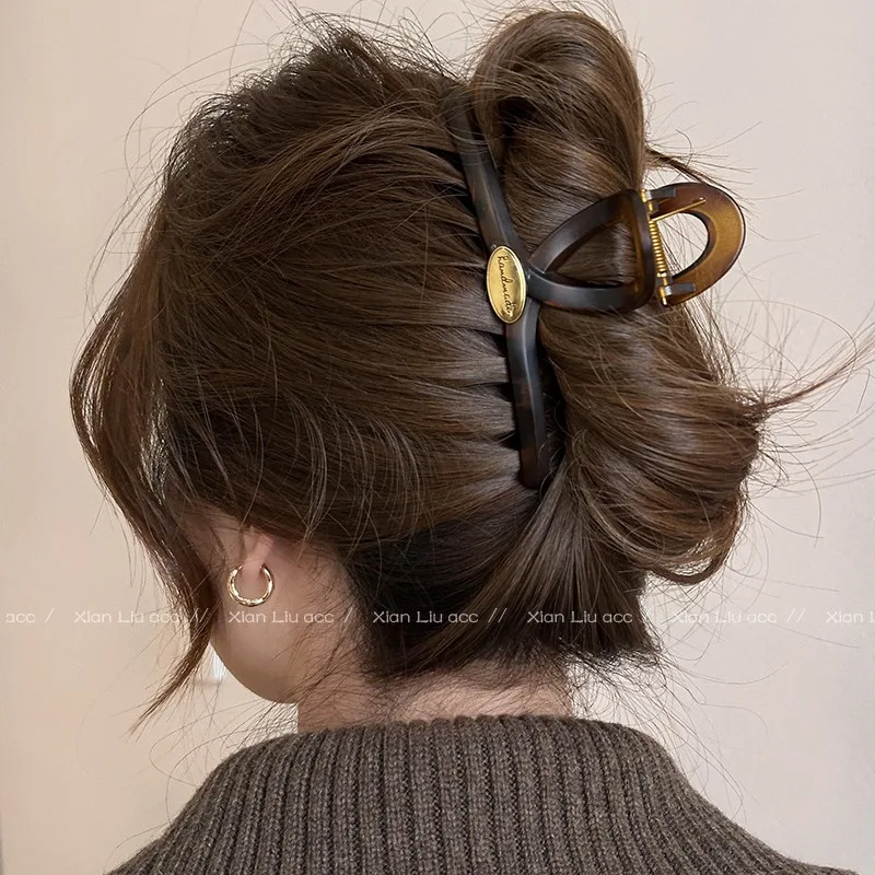

Retro Hair Clip for Women Acrylic Gold Color Letter Hair Claws Clips Trendy Cross Hairpin Korea Hair Accessories Girls Head Wear