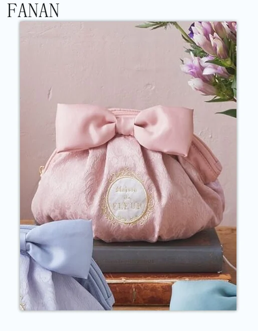 New Jacquard Fabric Embroidery Cute Bow Shell Cosmetic Bags for Women Sweet Casual 2025 New Lady Storage Bag Japan Style