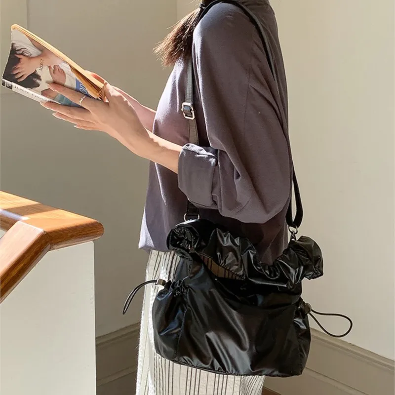 Soft Pleated Shoulder Bag For Women Korean Version Casual Handbags 2024 New Fashion Solid Simple Commuting Crossbody Bags Female