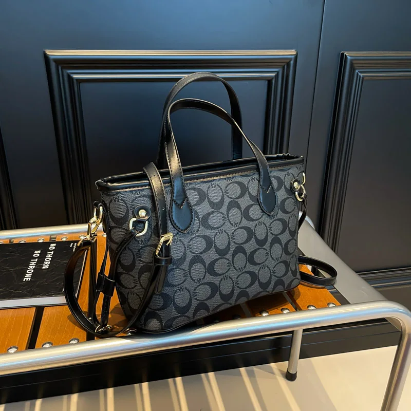 

Chic Retro Floral Purse - Multipurpose Crossbody Bag for Women, Elegant Shoulder Tote, Fashion Office & Travel Accessory