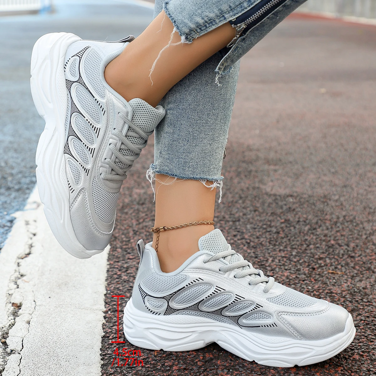 レディースファッションチャンキーダッドシューズ、ホワイトシル - Knit Fabric Lace Up Sneakers のレビューと価格