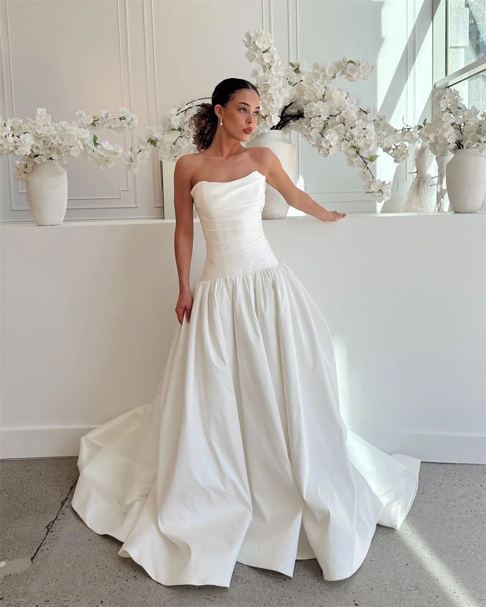 Beige Strapless Draped A-line Wedding Dress Customize Sleeveless Sheath vestidos de novia Simple Court Train Formal Evening 2025