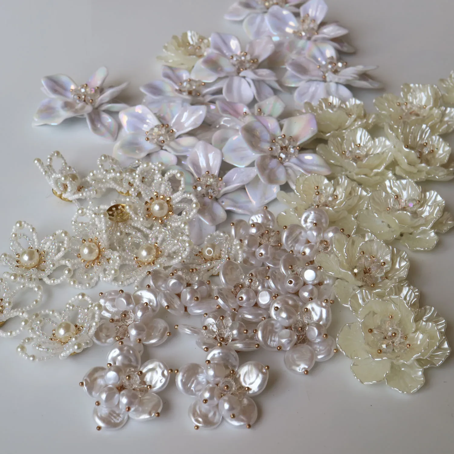 10pc/lot white Pearl beaded Patches for clothes DIY Sew on Flower badge floral Applique parches bordados para