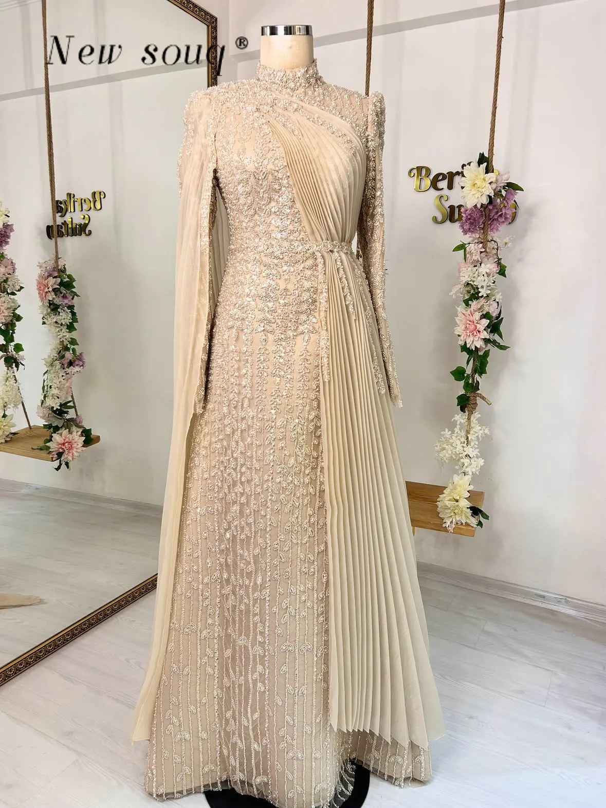 

Customized Champagne Arabic Sequined Beads Elegant Evening Dresses A Line Long Sleeve Dubai Wedding Engagement Prom Party Gowns