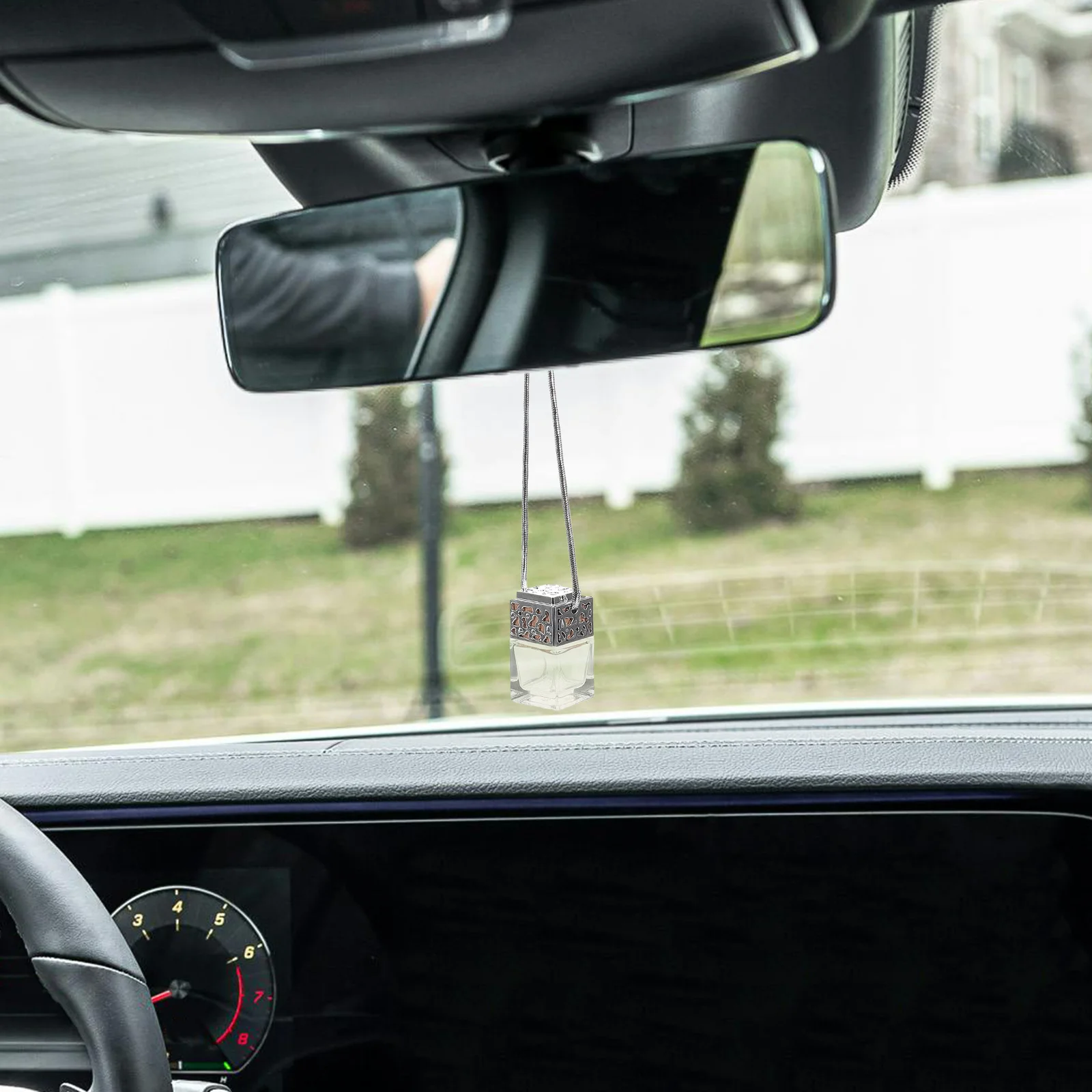 

2Pcs Five Pointed Star Aromatherapy Glass Bottle Car Freshener Pendant Elegant Interior Decoration Essential Oil Diffuser