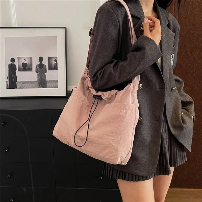 

Classic Luxury Brand Women's Messenger Bag Designer Leather Crossbody Shoulder Handbag Elegant Ladies Travel Tote