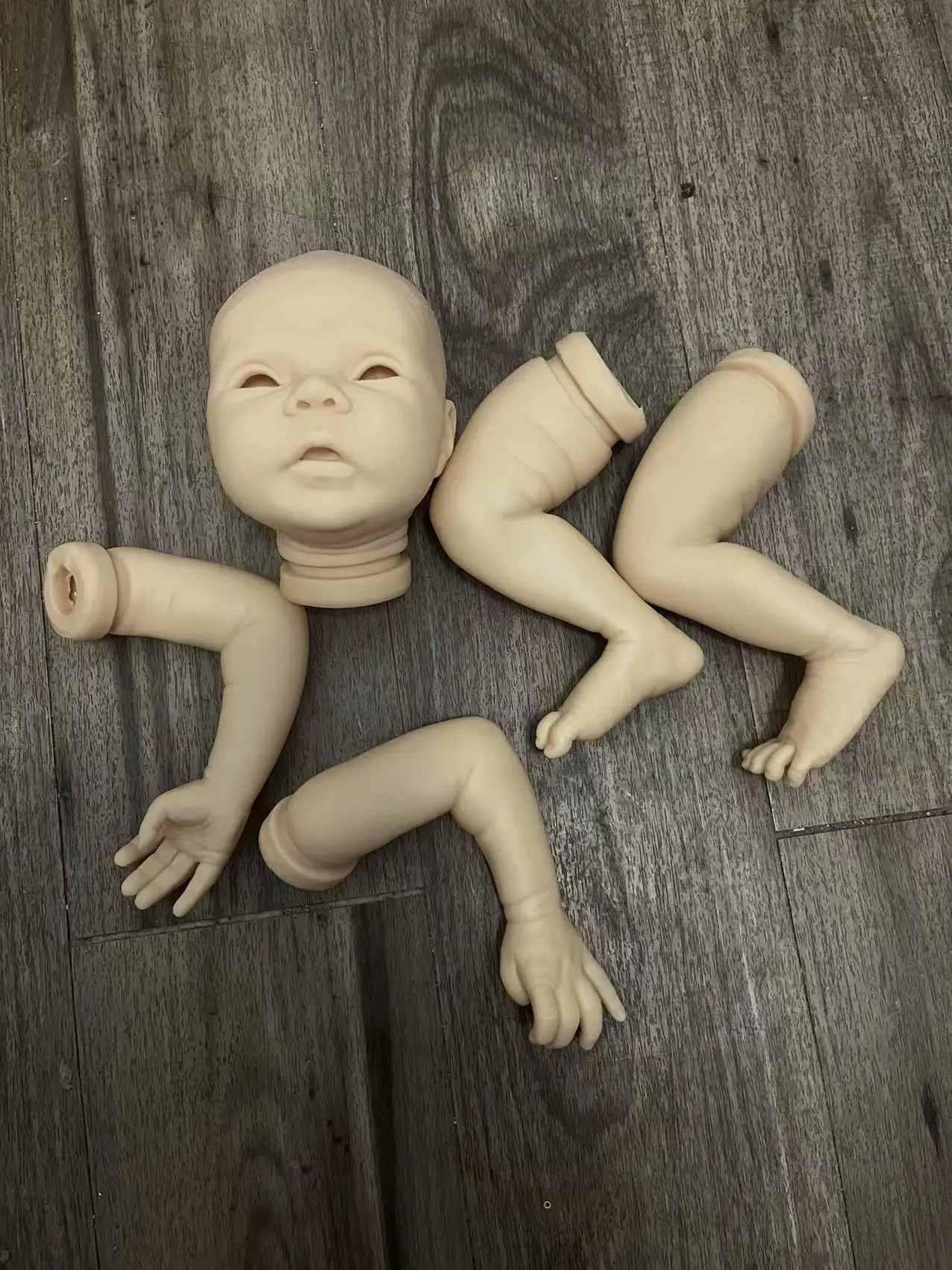 Amayven Kit bambola rinata Nuovo arrivo 19 pollici non finito non verniciato vuoto parti di bambola fai da te corpo di stoffa occhi casuali bambola d'arte da collezione