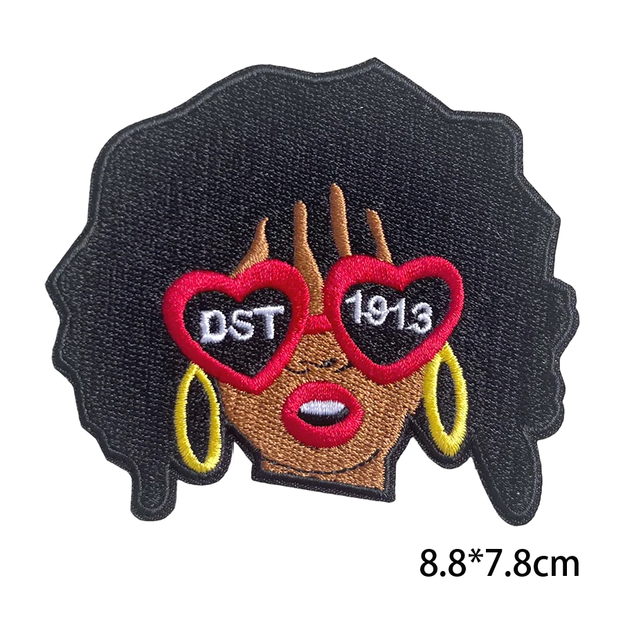 رقعة دلتا سيجما ثيتا المطرزة - نادي نسائي الأخت والحياة اليونانية شارة حديدية للسترات والحقائب والقبعات