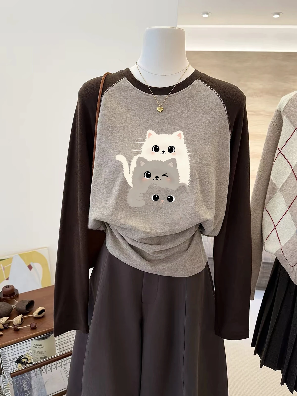 Korean Style Long Sleeve Cartoon Print T-Shirt Women's round Neck Shoulder Insert Design Anti-Aging Top Cotton Casual Wear