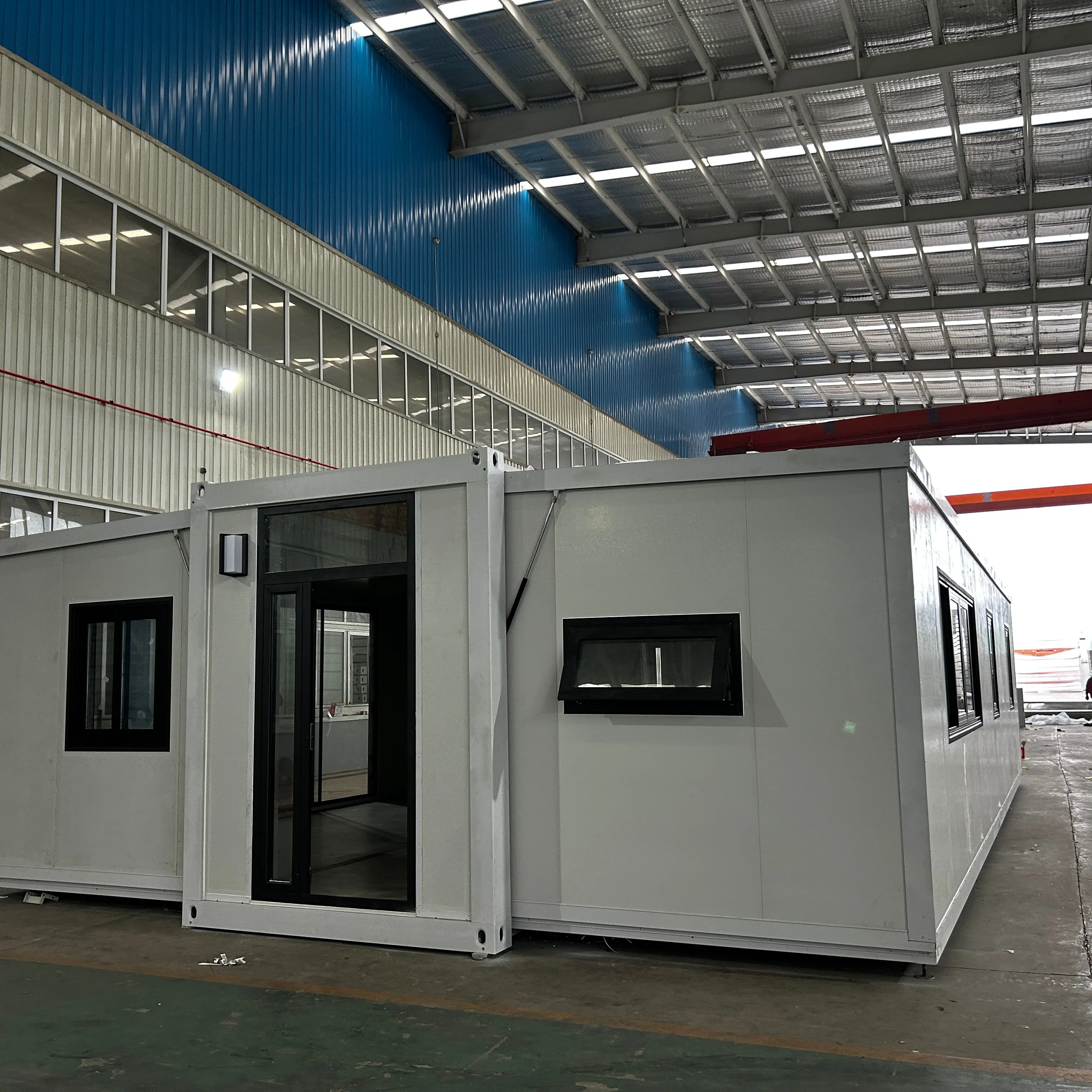 Customized Luxury Shipping Container House20Ft 40 Ft Container House Expandable Apartment Prefabricated House Container