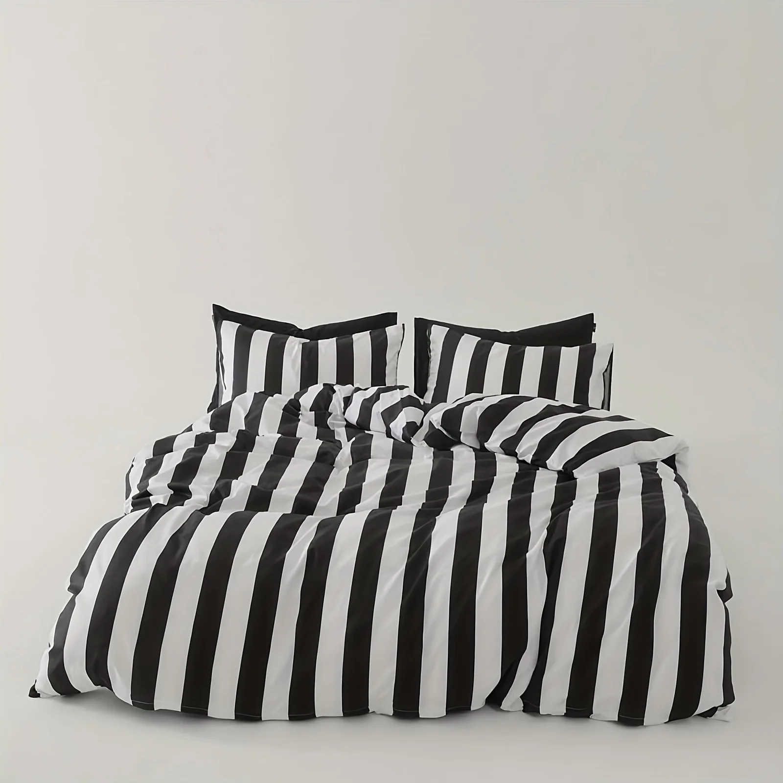 Black and White Striped Minimalist Style Printed Cotton Duvet Cover Three-Piece Set (2 Pillowcases + 1 Duvet Cover) Without Pillow Inserts or Quilt Inserts, Geometric Striped Pure Cotton Bedspread Three-Piece Set, Ultra-Soft and Comfortable Pure Cotton Breathable Bedding Duvet Cover Set, Suitable for Bedrooms and Guest Rooms, Dormitories, Zipper-Style Duvet Cover + Pocket Pillowcase (Actual Product Does Not Include Black Fabric Label)