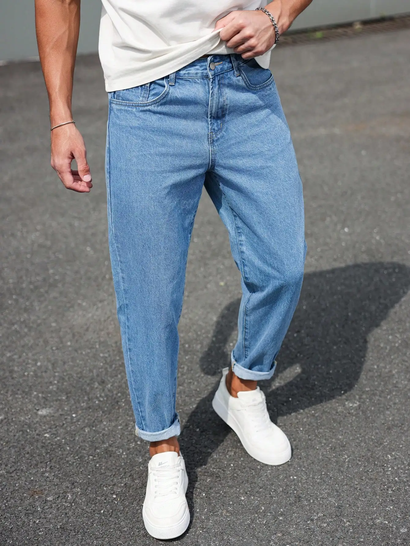 

Men's Light Blue Loose Straight Casual Jeans for Spring and Autumn