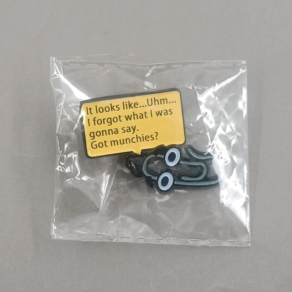 Lustiger Clippy Emaille-Pin Cartoon Büroklammer Metallbrosche Overthinking Meme Anstecknadel Niedliches Schmuckgeschenk für Freunde und Kollegen – Detail 19