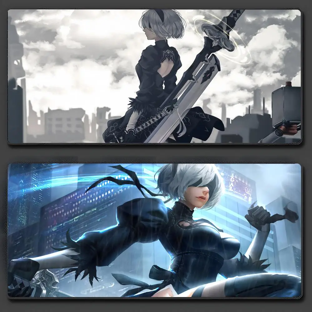 

NieR A-Automata Коврик для мыши Большой противоскользящий резиновый игровой коврик для мыши Прочный настольный коврик с толстым краем шва Подходит для офиса и игр