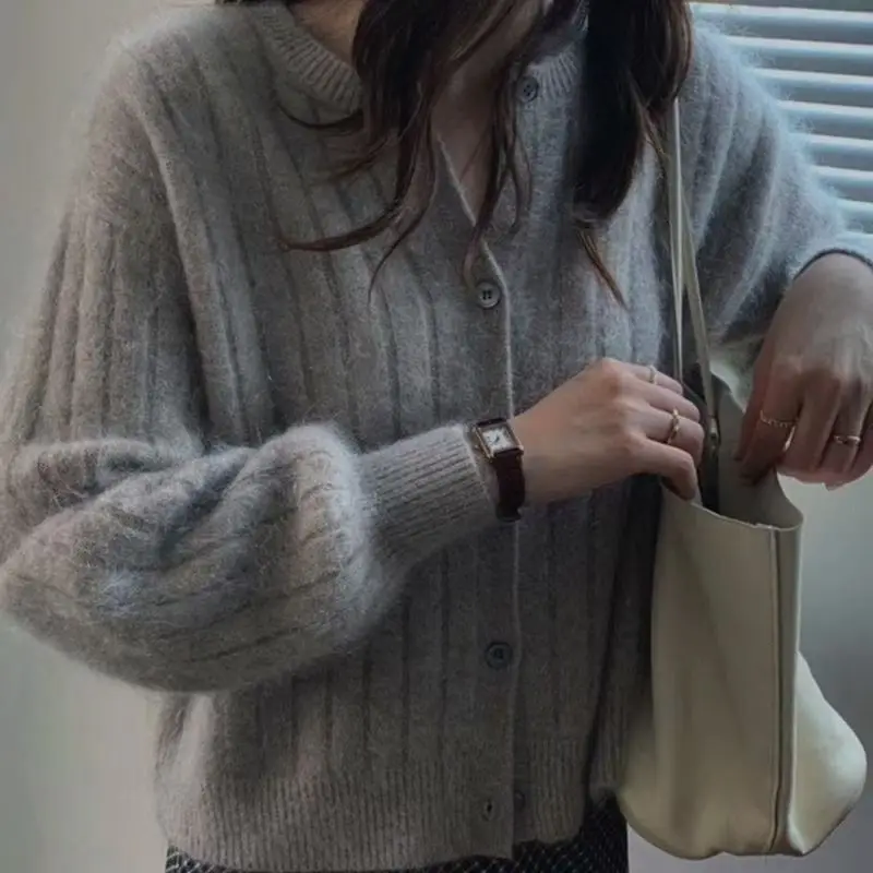 

Casual Style Polyester Fiber Top for Women Loose Knitted round Neck Cardigan Sweater with Stripe Design And Sleeveless Grey