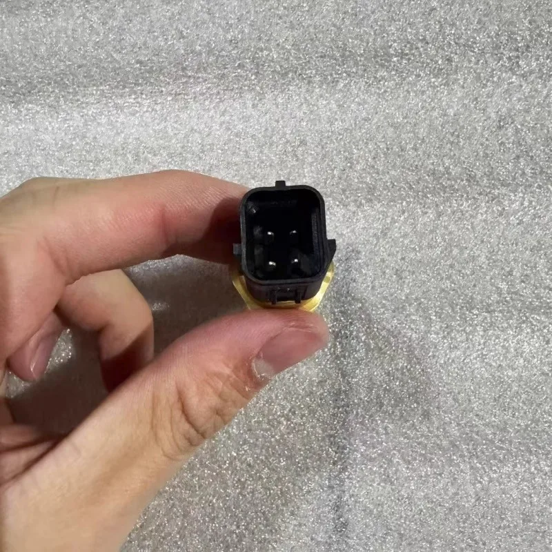 

Suitable for original QJMOTOR motorcycle accessories SRK600 QJ600GS-3D/3A water temperature sensor