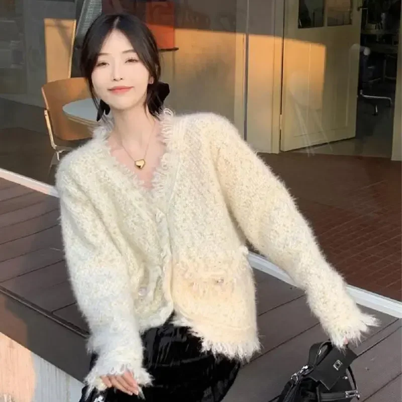 DAYIFUN Tassel Knitted Cardigan Sweater Women's Light Luxury Coat 2022 Spring Autumn New Elegant Tops Korean V-neck Knitwear