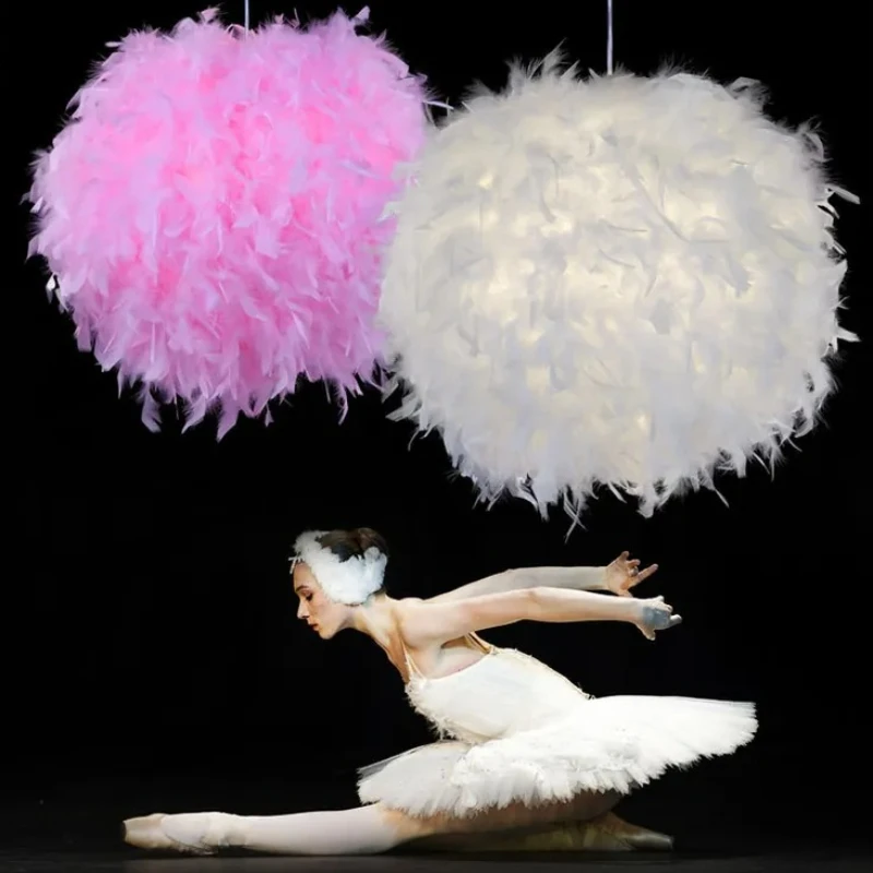 

Nordic Creative Feather Ball Pendant Lights Foyer Bedroom Led Chandelier Romantic Atmosphere Wedding Decration Lustre Lamps