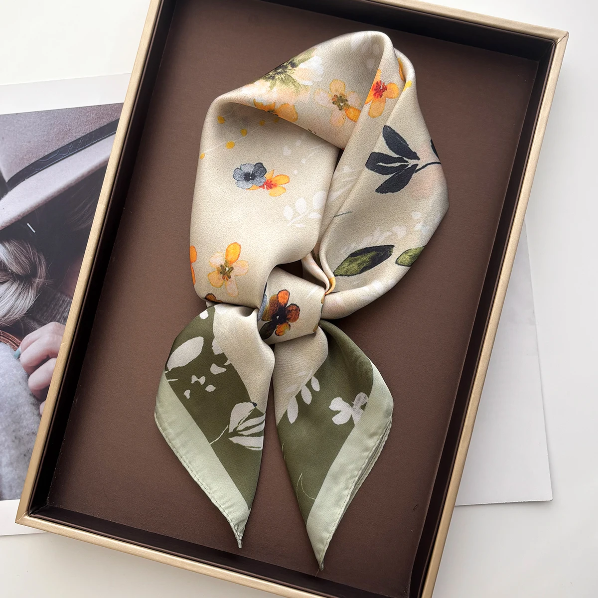 

2026 квадратный шелковый шарф с цветочным принтом, женский элегантный шейный платок, бандана, платок, женская шаль, шарфы, повязка на голову, галстуки