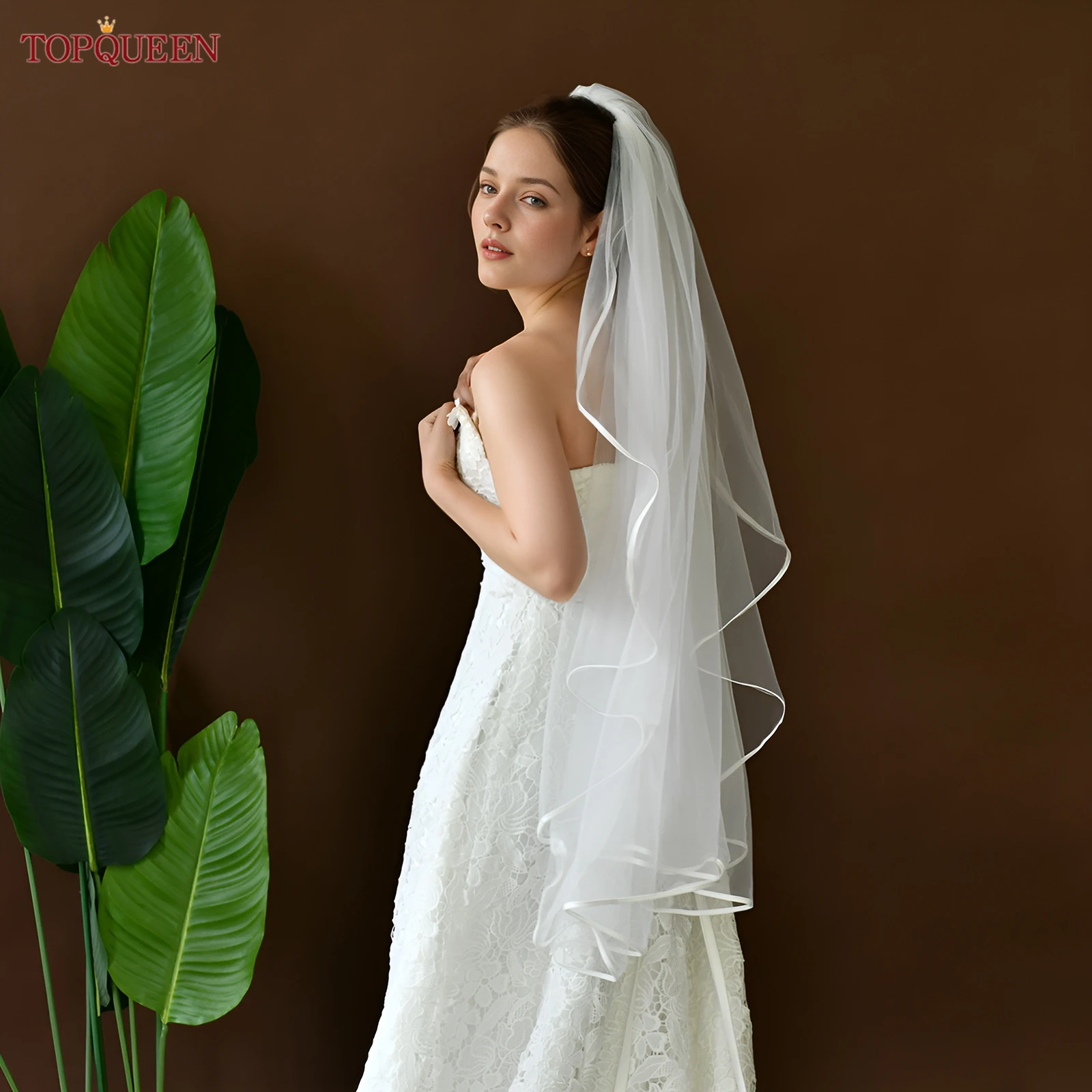 TOPQUEEN V302 Свадебная фата с волнистыми краями, свадебная фата, короткая однослойная элегантная Rochii с расческой, настраиваемая TOPQUEEN V302 Свадебная фата с волнистыми краями, свадебная фата, короткая однослойная элегантная Rochii с расческой, настраиваемая