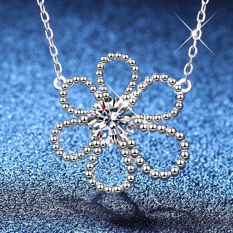 

Platinum PT95018k Gold D-color Moissanite Necklace with Five Petals Flower Collarbone Chain in Mesh Red Camellia Necklace