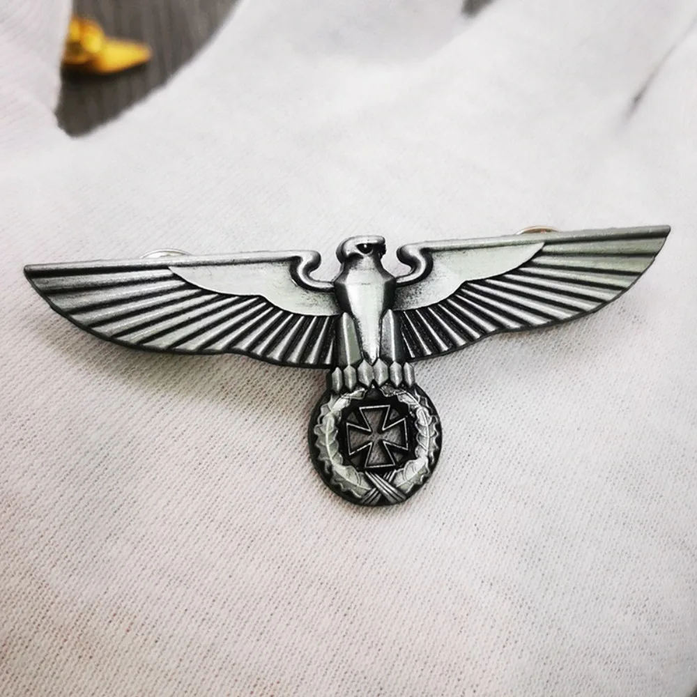 Águila alemana, corona cruzada de hierro, Pin de Metal de calidad, broche del ejército militar, decoración Vintage negra, dorada y plateada, gorra con visera, combinación perfecta