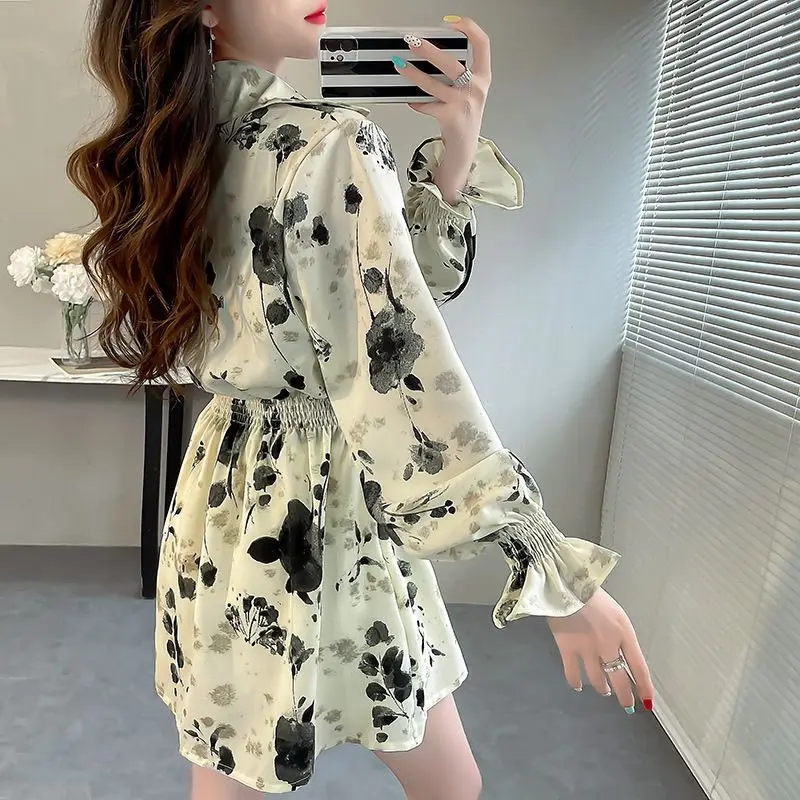 Early Spring New Design Feeling Wrinkled Elastic Waist Mid-long Top for Women Foreign Print Flared Sleeve Shirt  High Quality