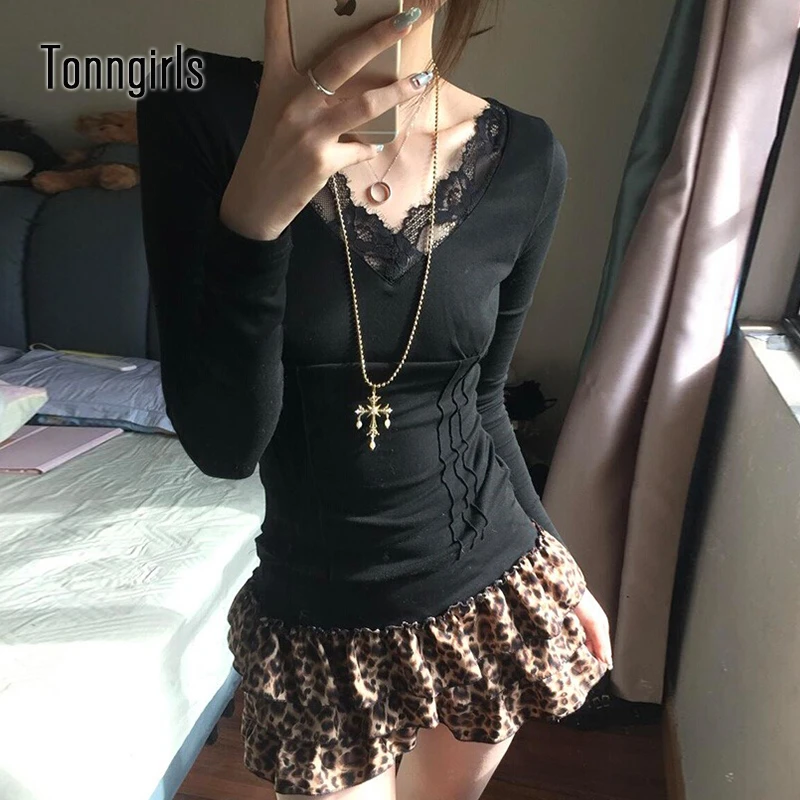 Tonngirls Sexy Lace T Shirt Women V Neck Skinny Y2k Vintage Crop Tops Back Patchwork Tshirts Streetwear Korean Style Tee Tops